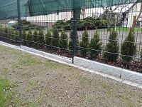 Zaunbau mit Granitbord