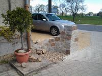 Natursteinmauer als Abtrennung