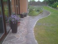 Gartenweggestaltung mit Polygonalplatten